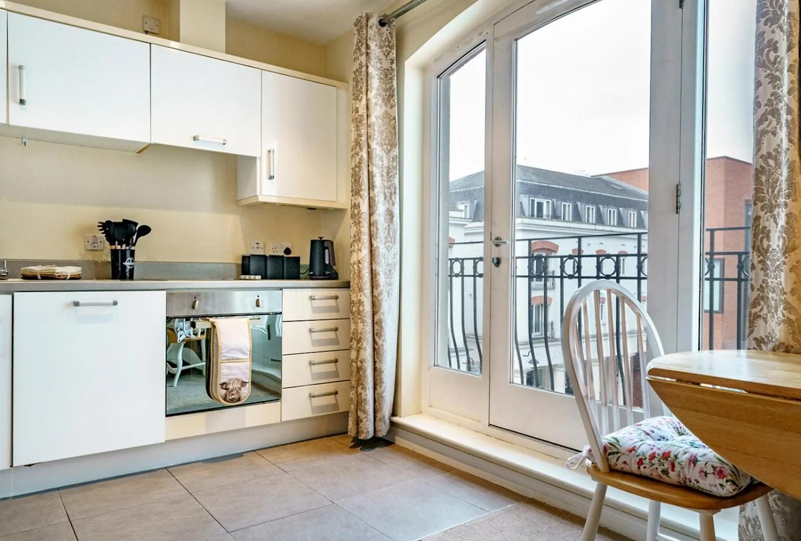 Apartment Cathedral Quarter City Centre Walk Everywhere Pass The Keys Belfast